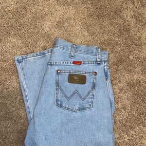 Womens Cowboy Cut Wranglers